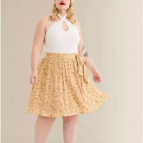 Torrid Retro Chic Swing Skirt - Floral Yellow - Picture 1 of 12
